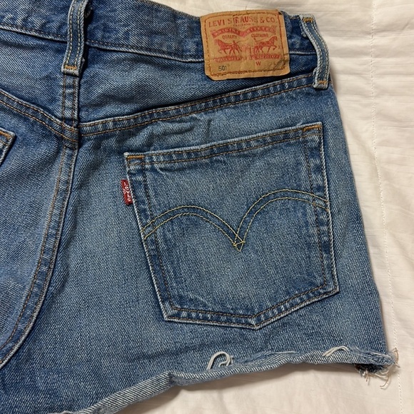 Levi’s 501 Cut Off Jean Shorts Medium Blue Distressed - Picture 2 of 12